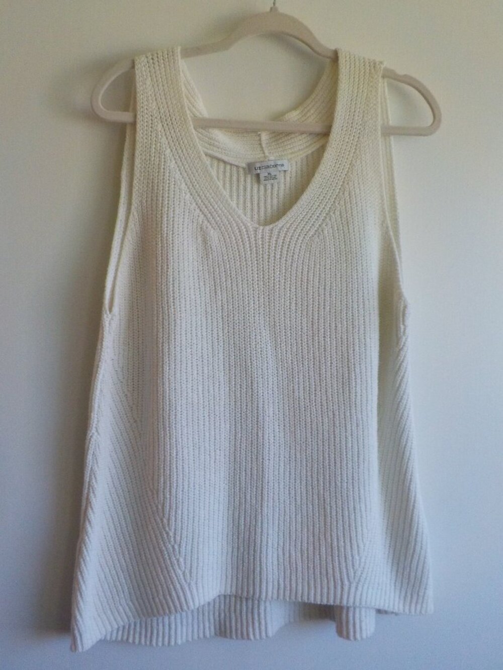 Liz Claiborne Sweater Vest - Size X-Large - COTTON V-neck Heavy (2329)